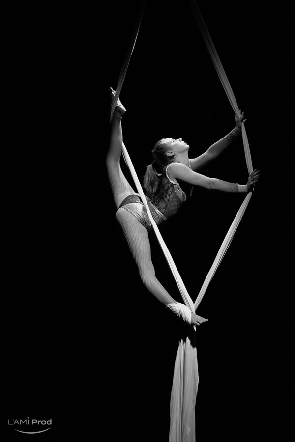 L'AmiProd-artistique-acrobate-performance1