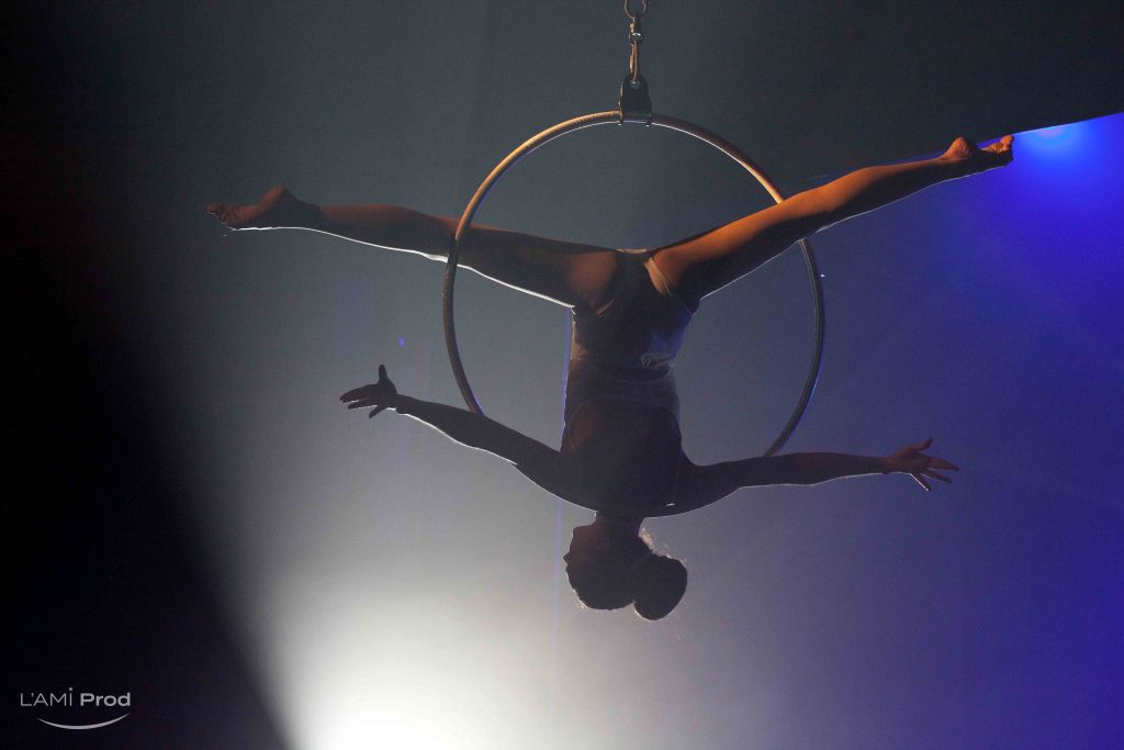 L'AmiProd-artistique-acrobate-performance10