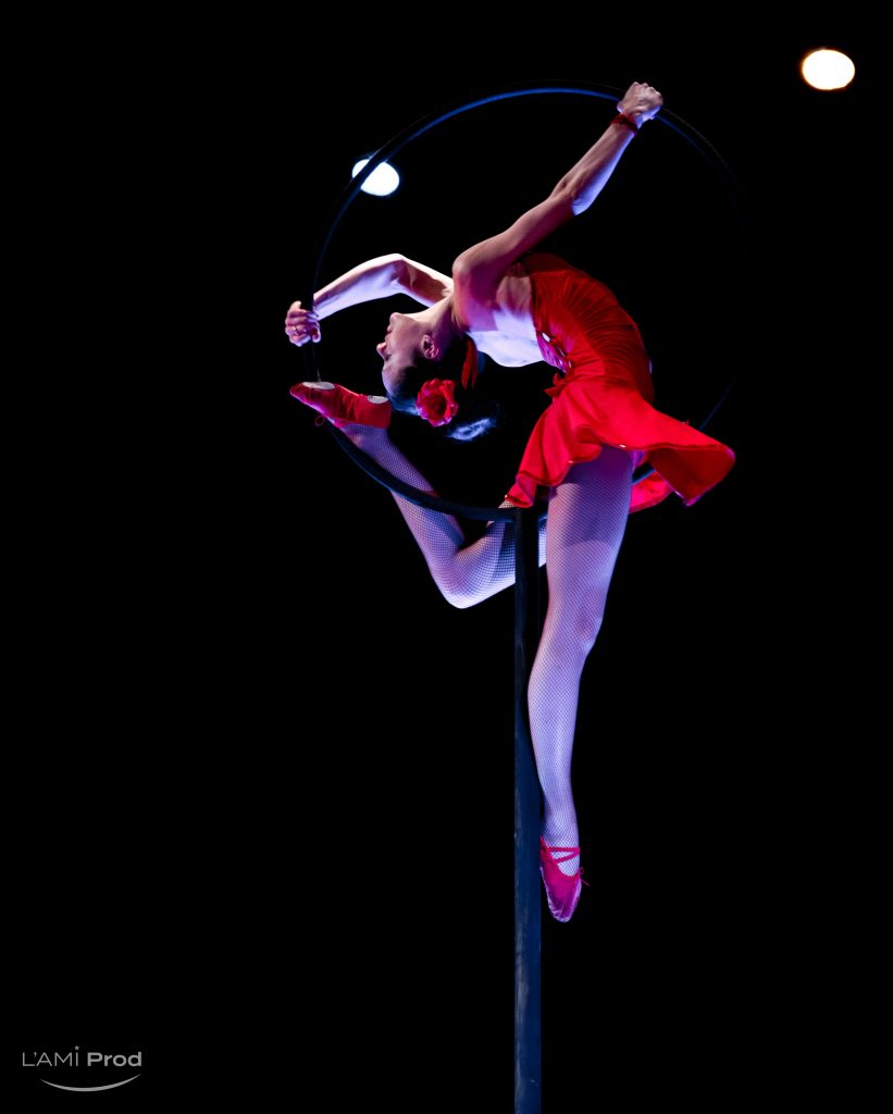 L'AmiProd-artistique-acrobate-performance11