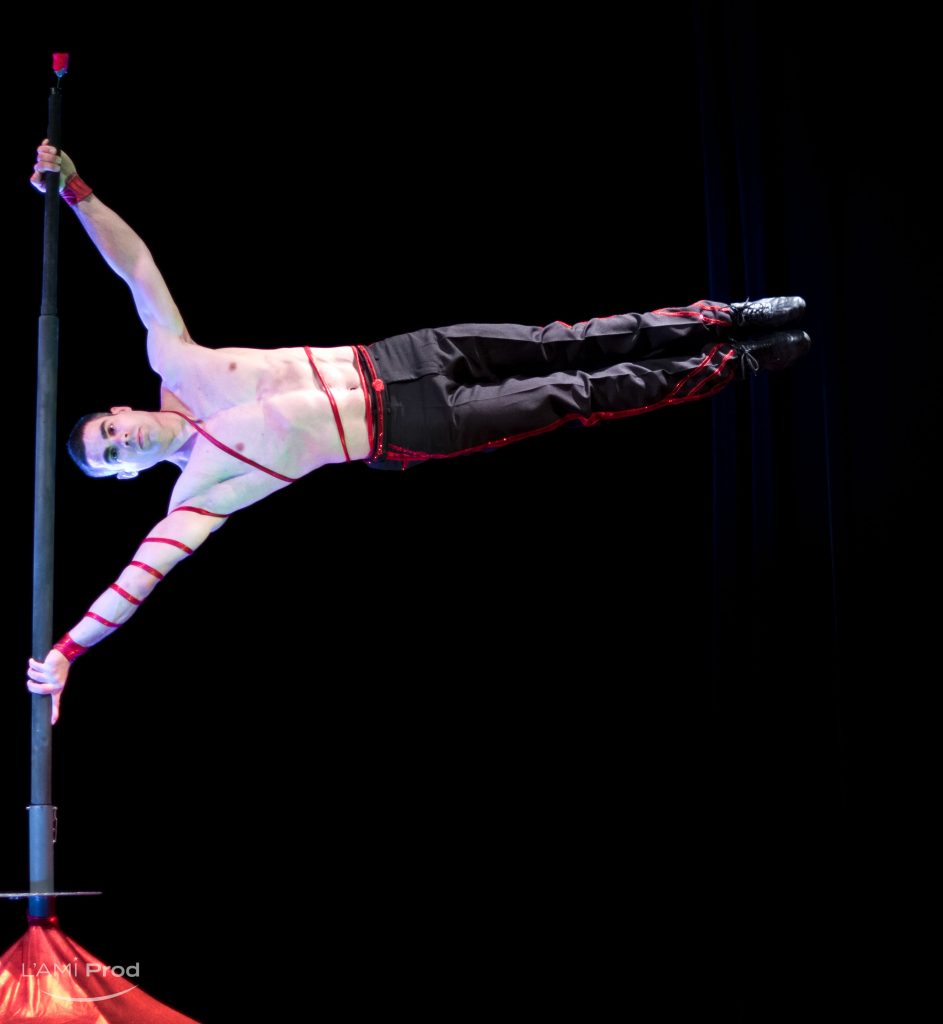 L'AmiProd-artistique-acrobate-performance14
