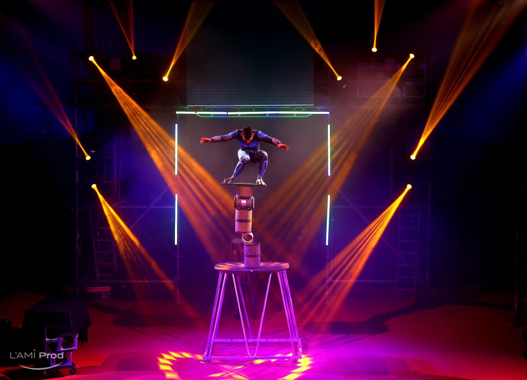 L'AmiProd-artistique-acrobate-performance18