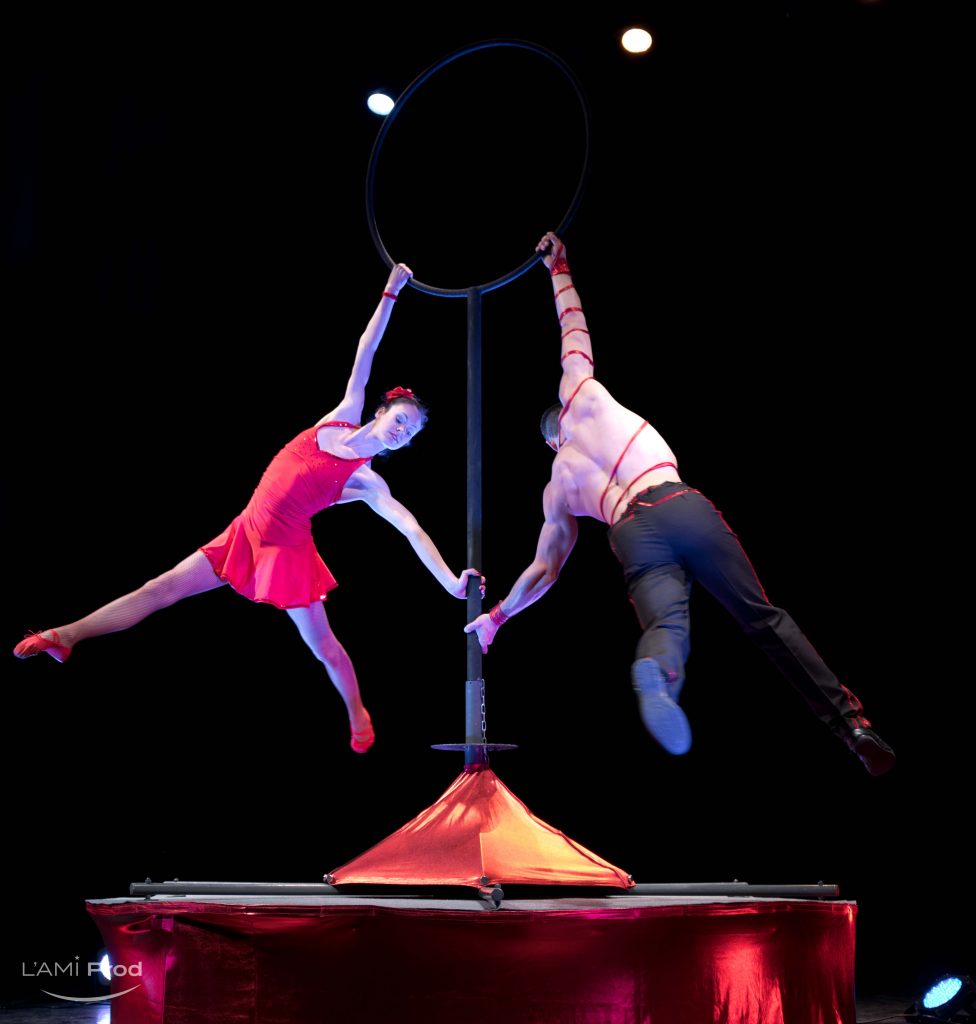 L'AmiProd-artistique-acrobate-performance19